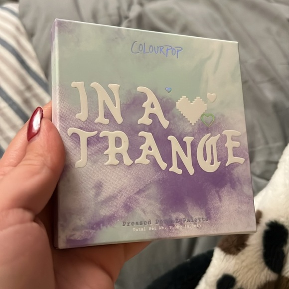 In a trange color pop eyeshadow pallet - Picture 6 of 6